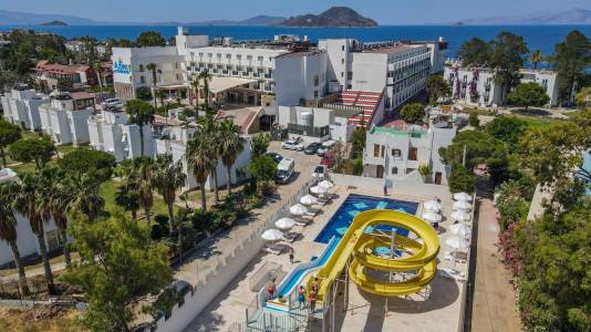 AZURE BY YELKEN HOTEL Pools & Beach
